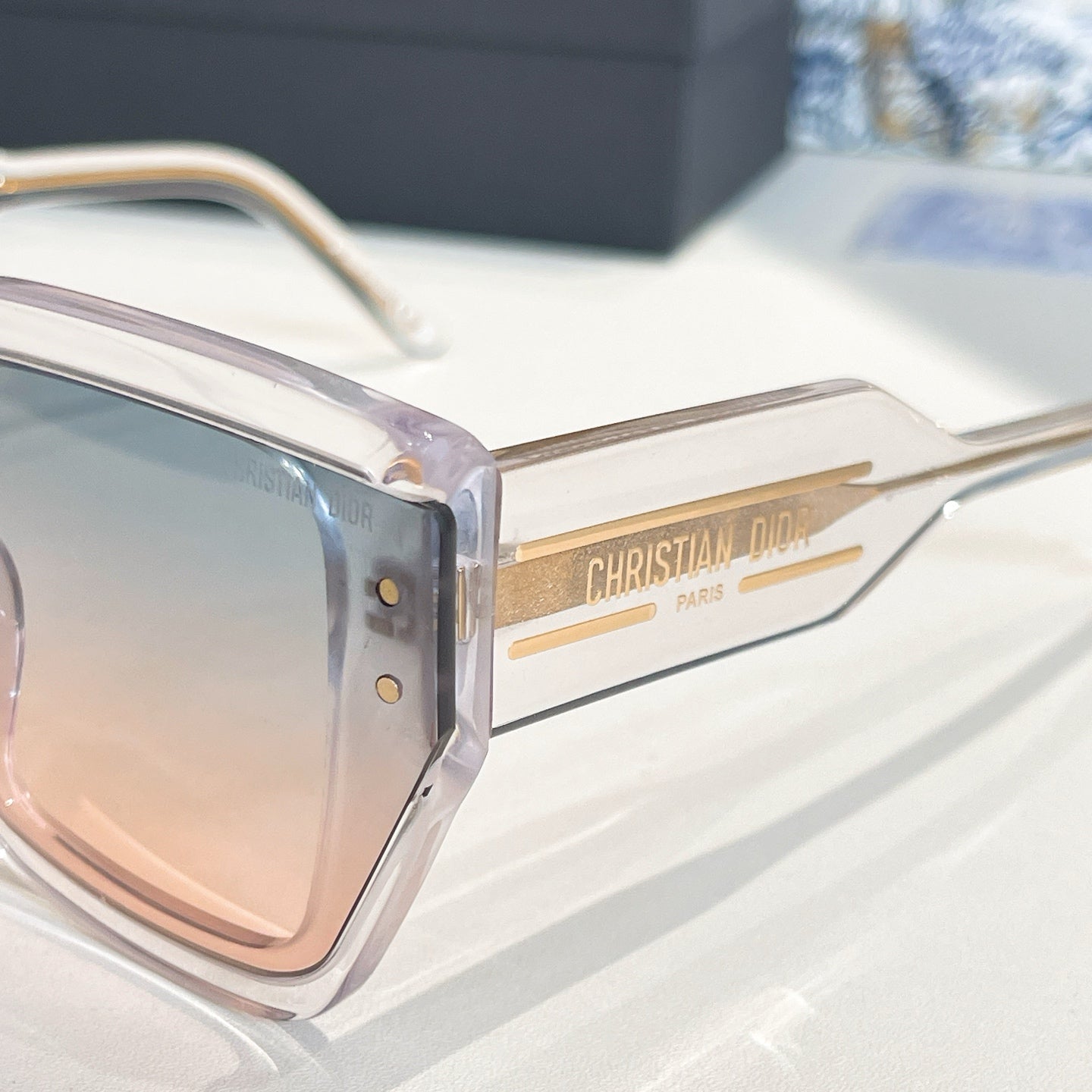 New full frame transparent high value sunglasses