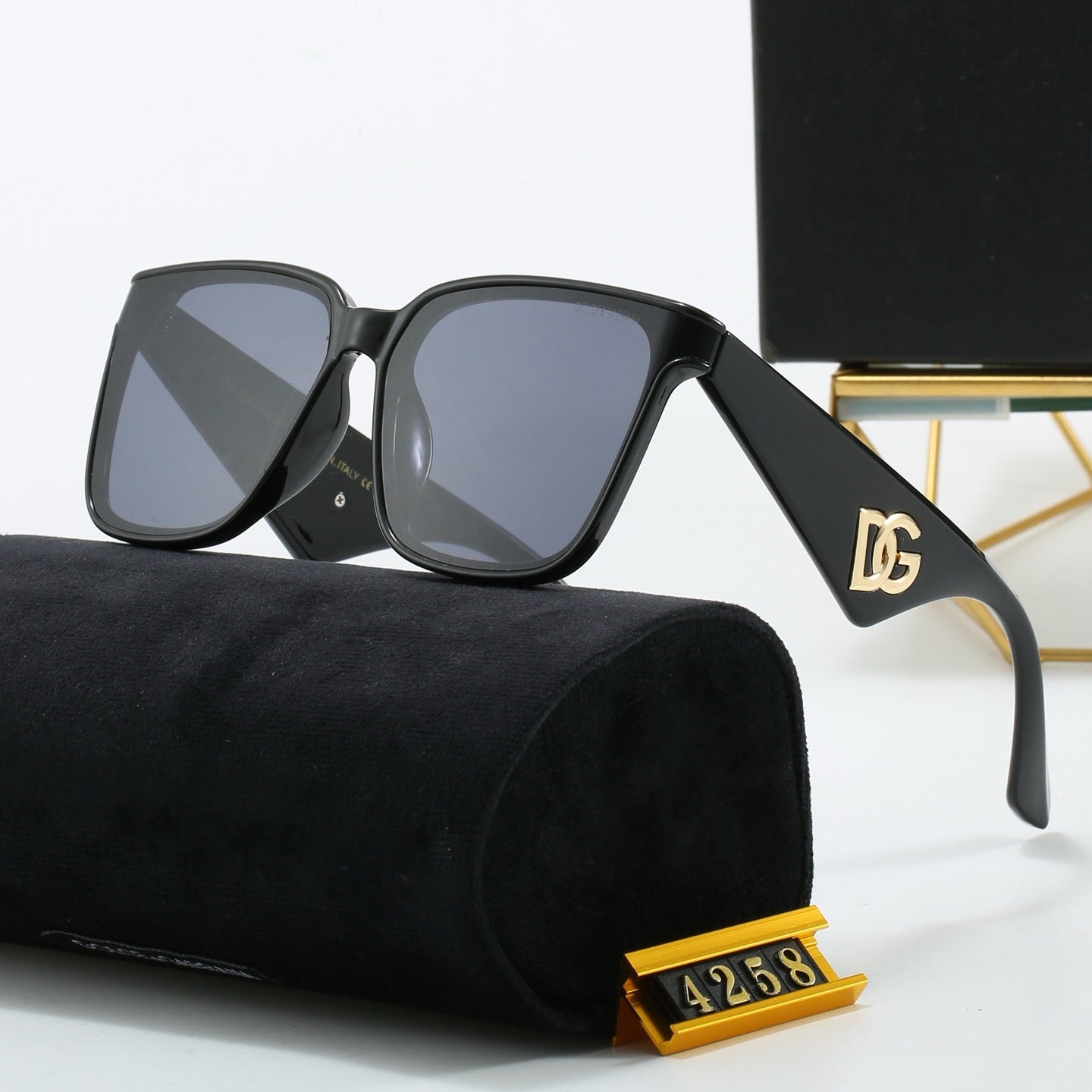 6 colors of fashionable and popular triangle-leg sunglasses  4258