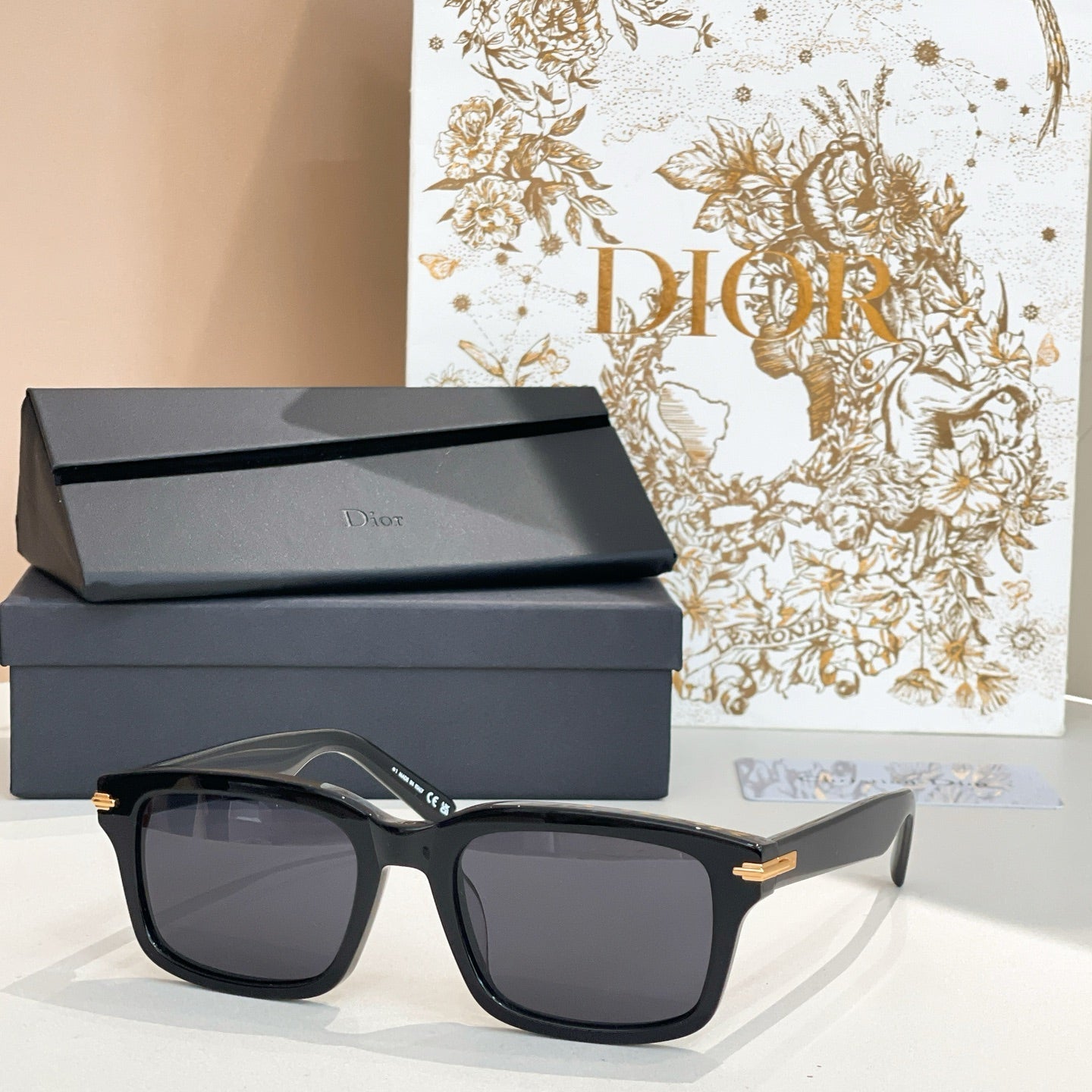 New full frame gradient sunglasses