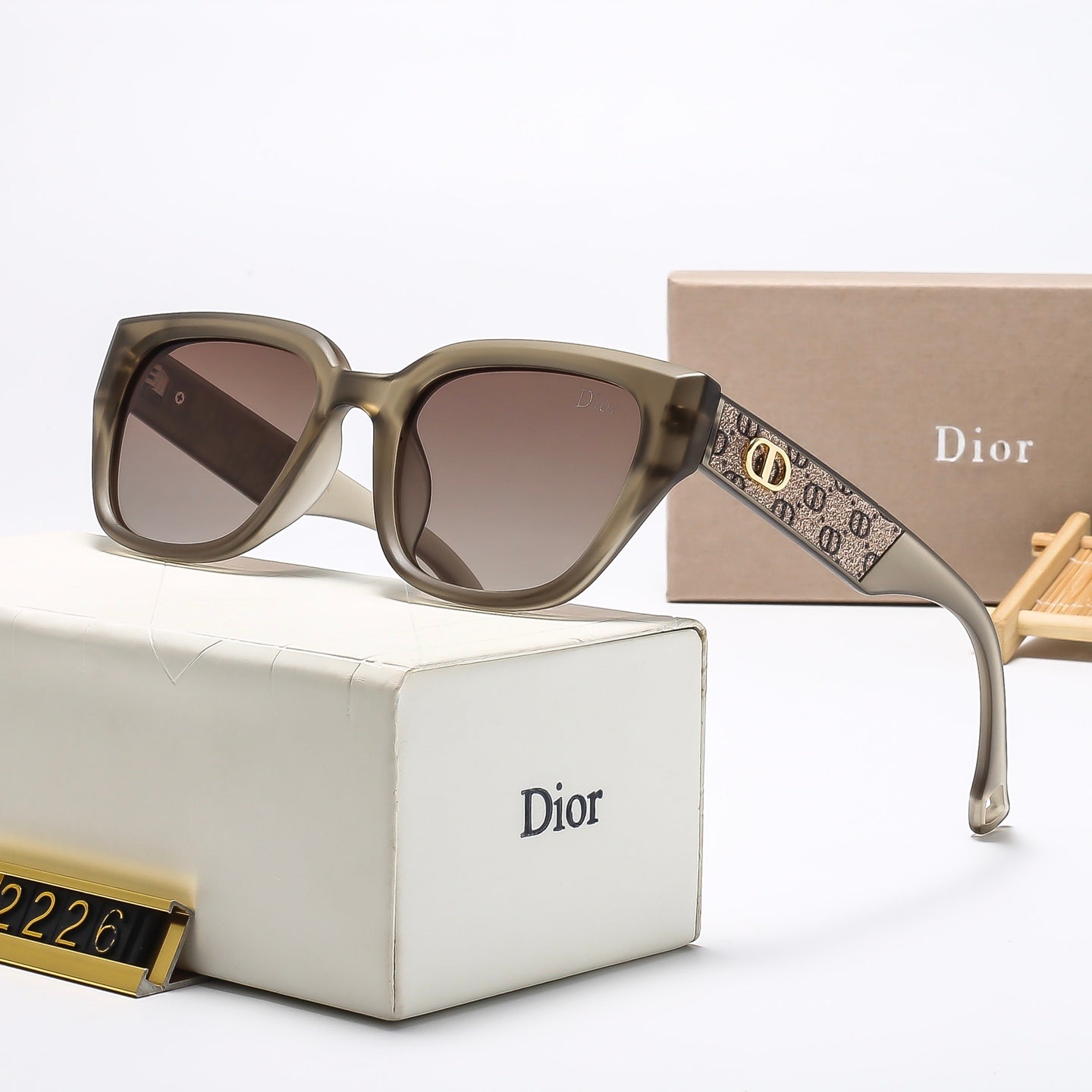 7 Colors Classic Trendy Sunglasses 2226