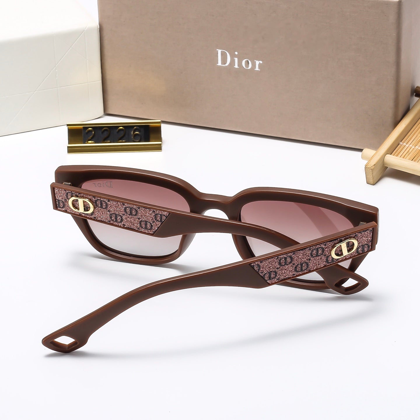 7 Colors Classic Trendy Sunglasses 2226