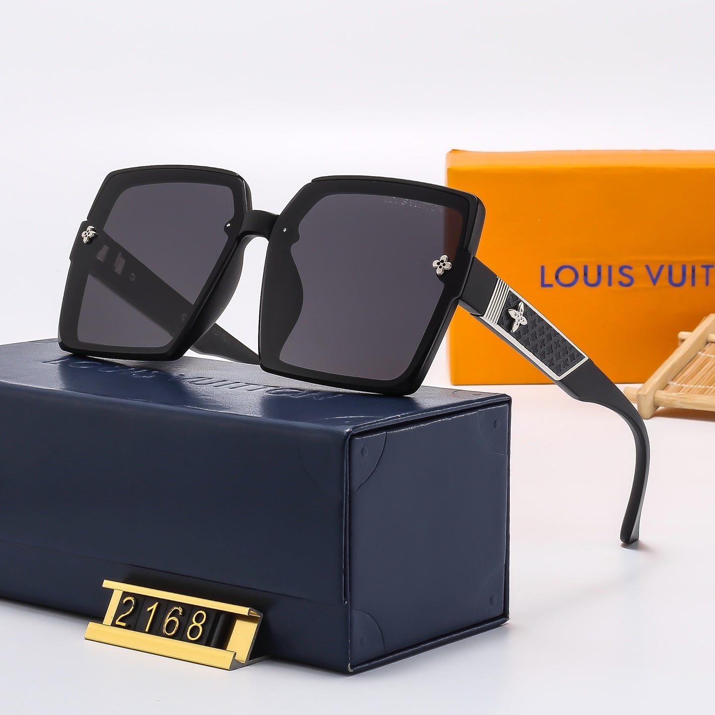 4 colors of fashionable and popular sunglasses  2168