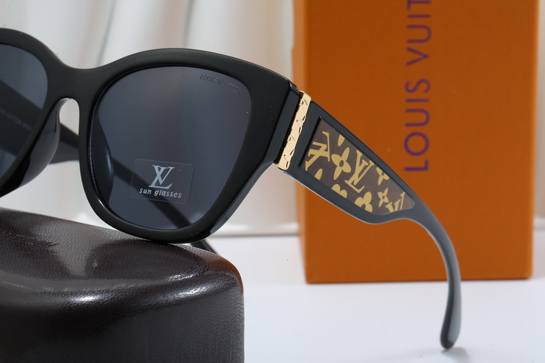 4 Color Trendy Sunglasses  3033