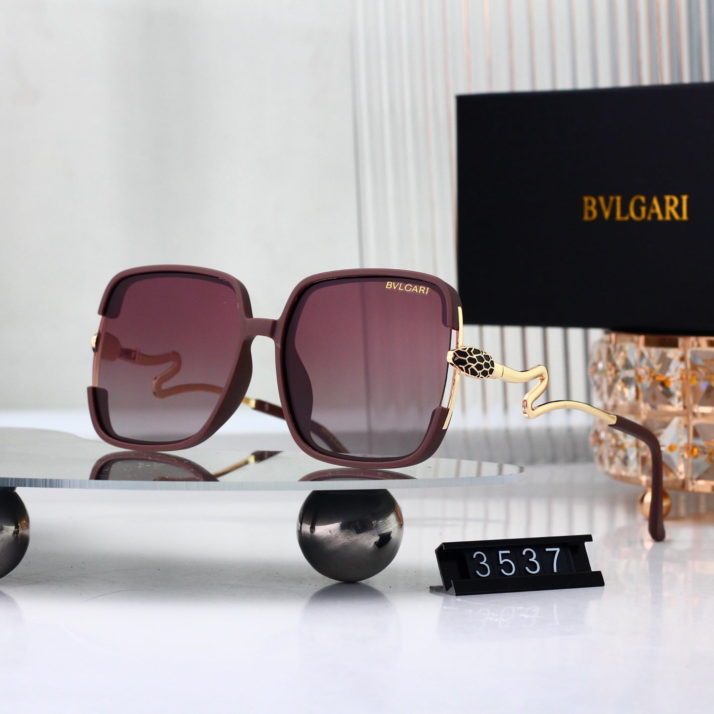 New Full Frame Square Sunglasses