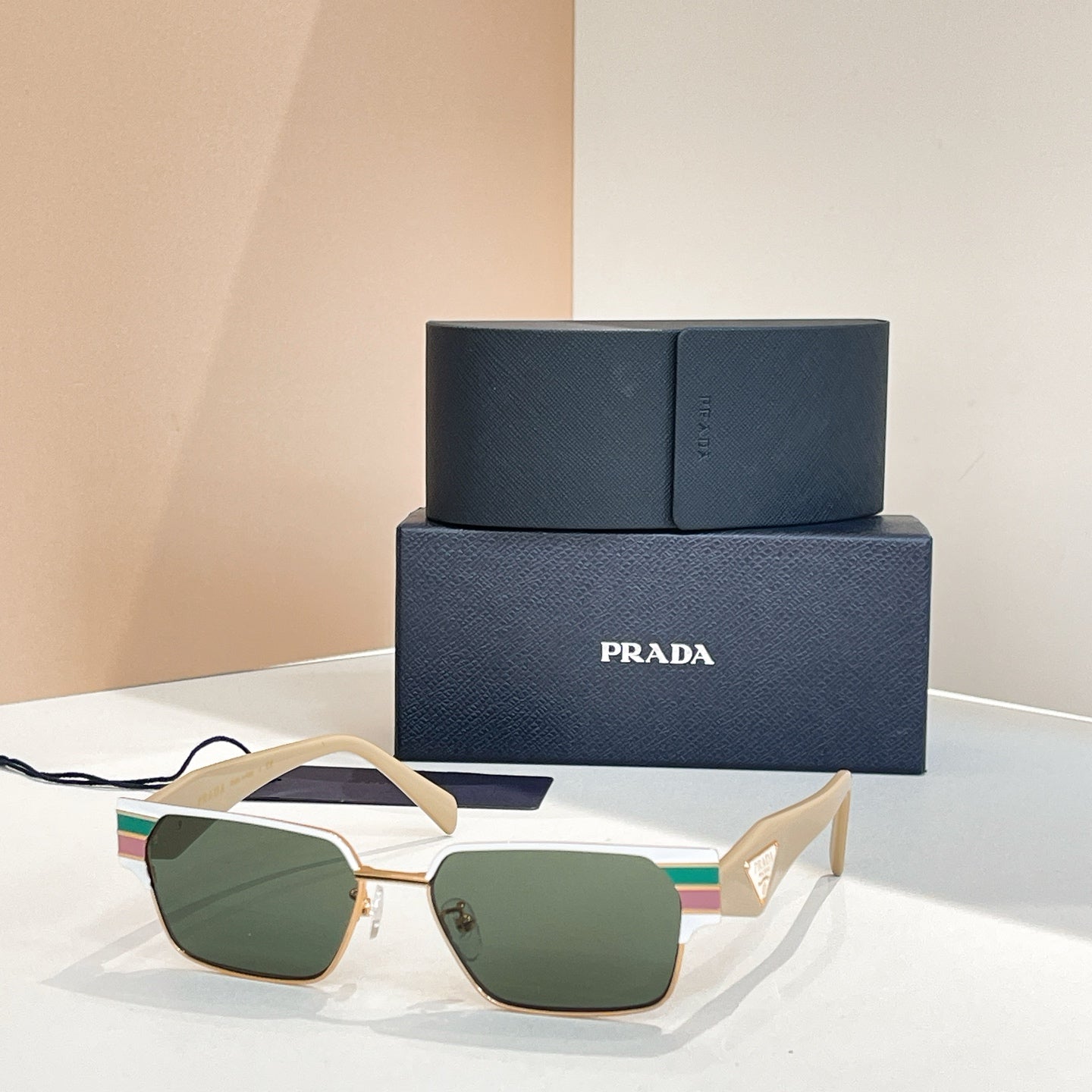 Gradient two-tone sunglasses