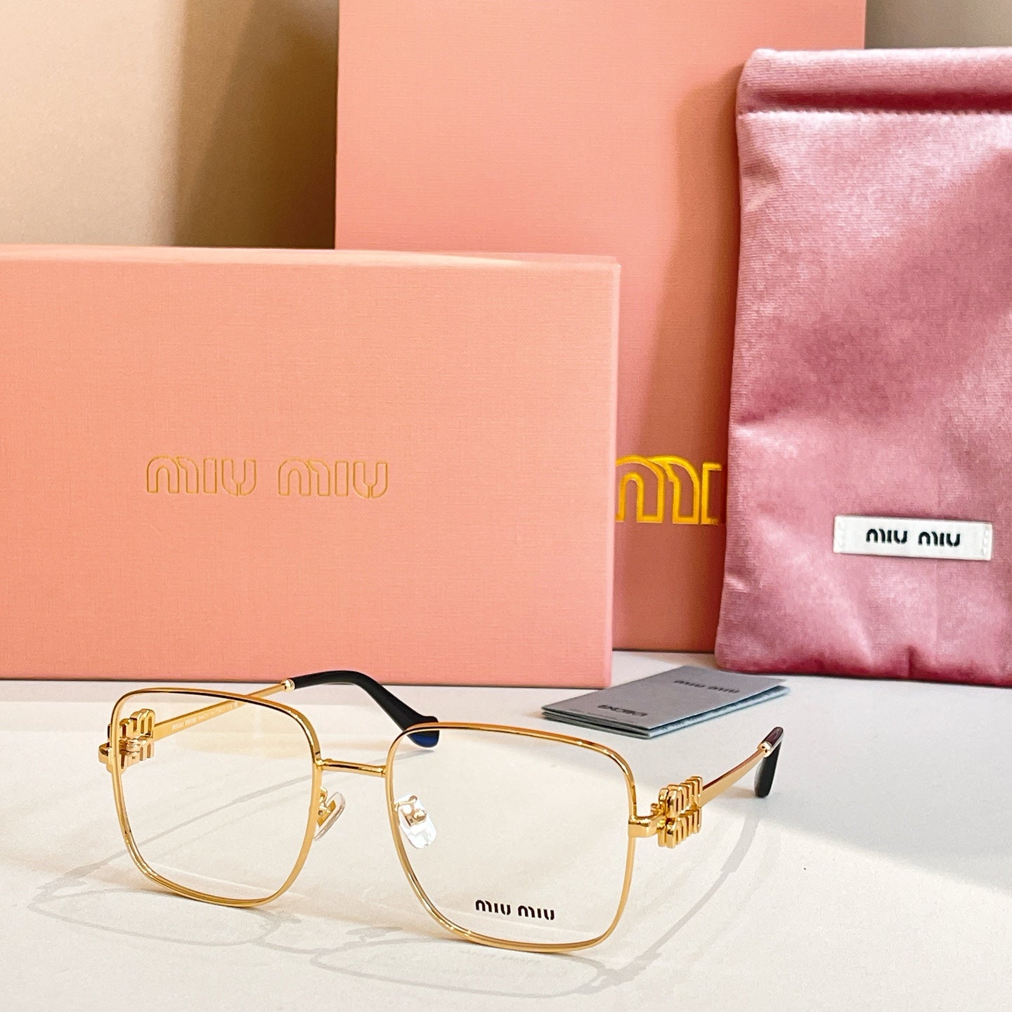 Transparent full frame metal sunglasses