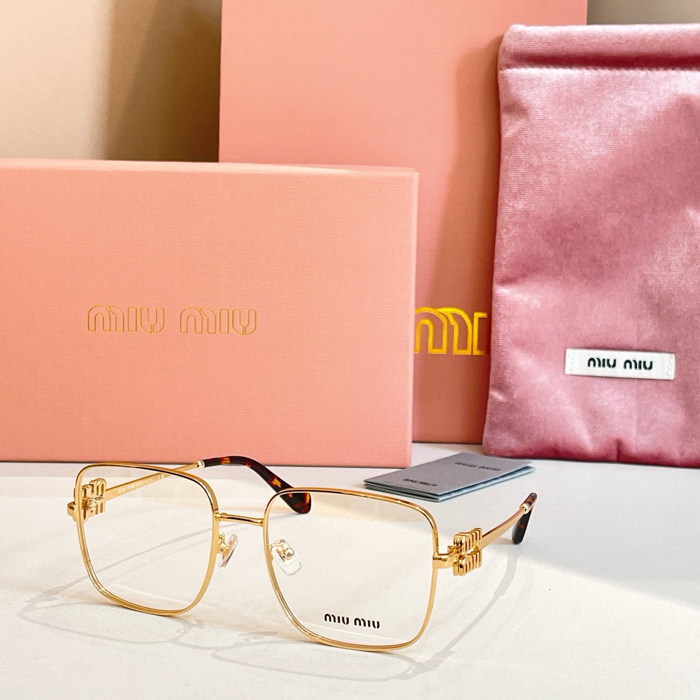 Transparent full frame metal sunglasses